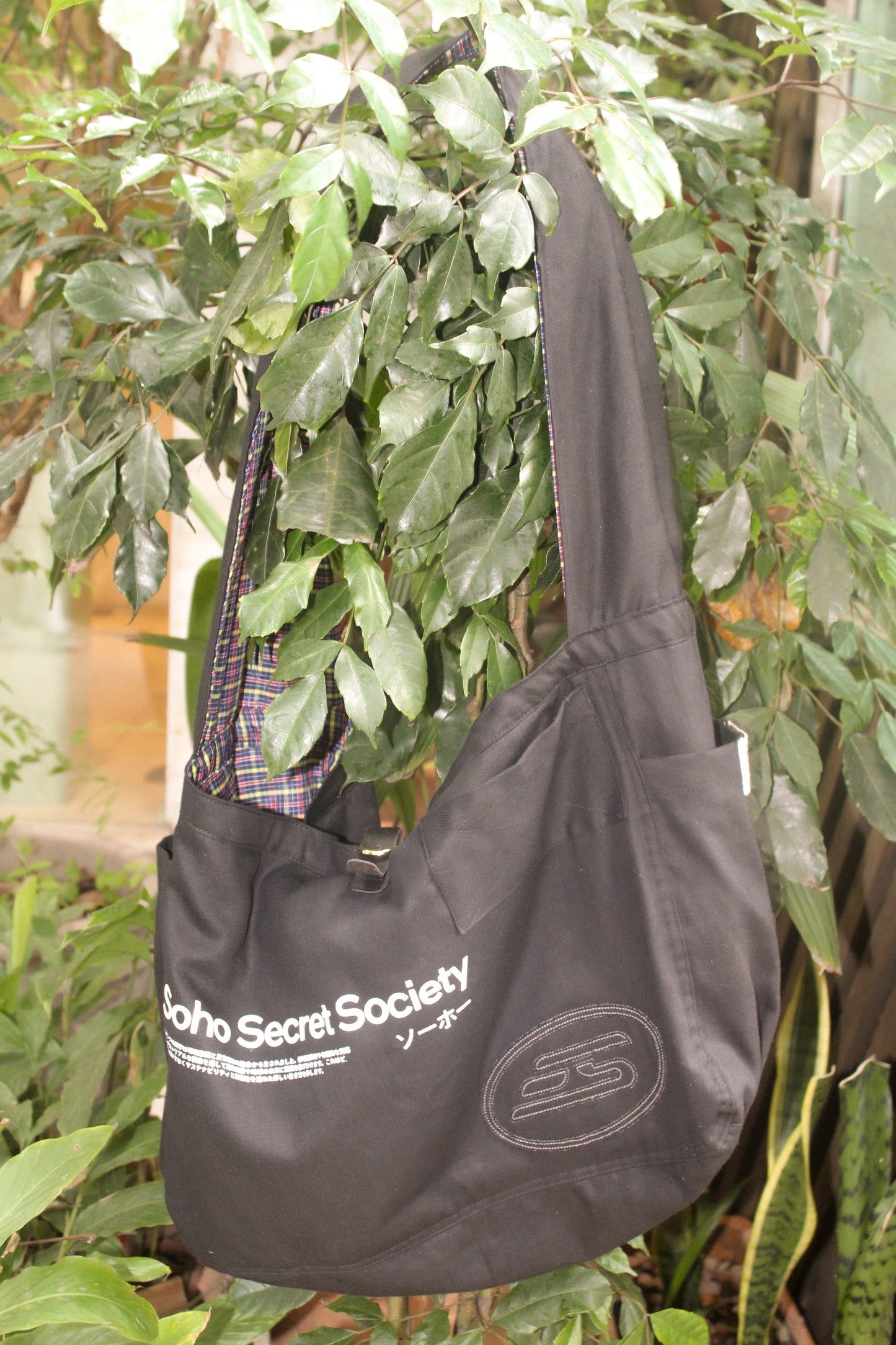 Bolsa Reversível 'Plaid' Preta/Xadrez