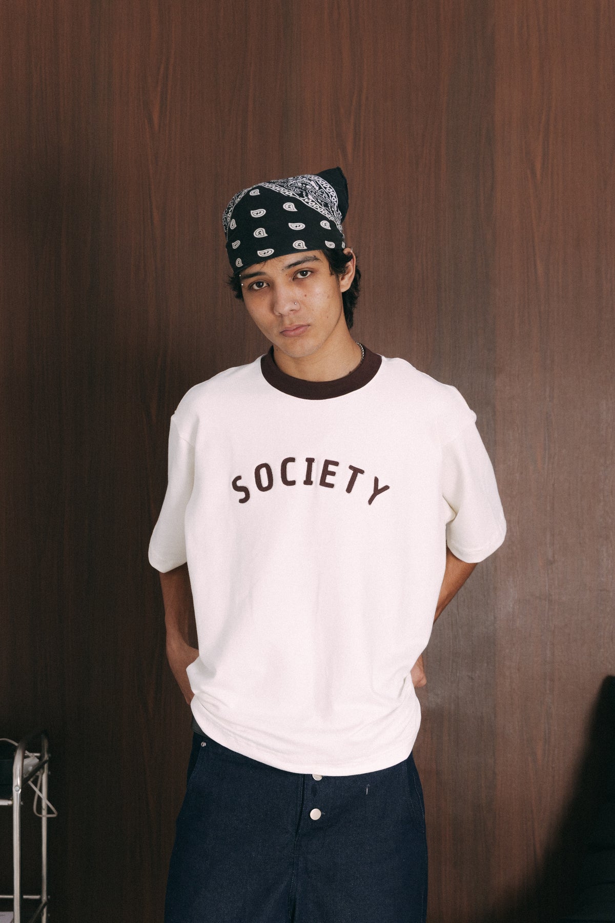 Camiseta boxy "SOCIETY" Branca