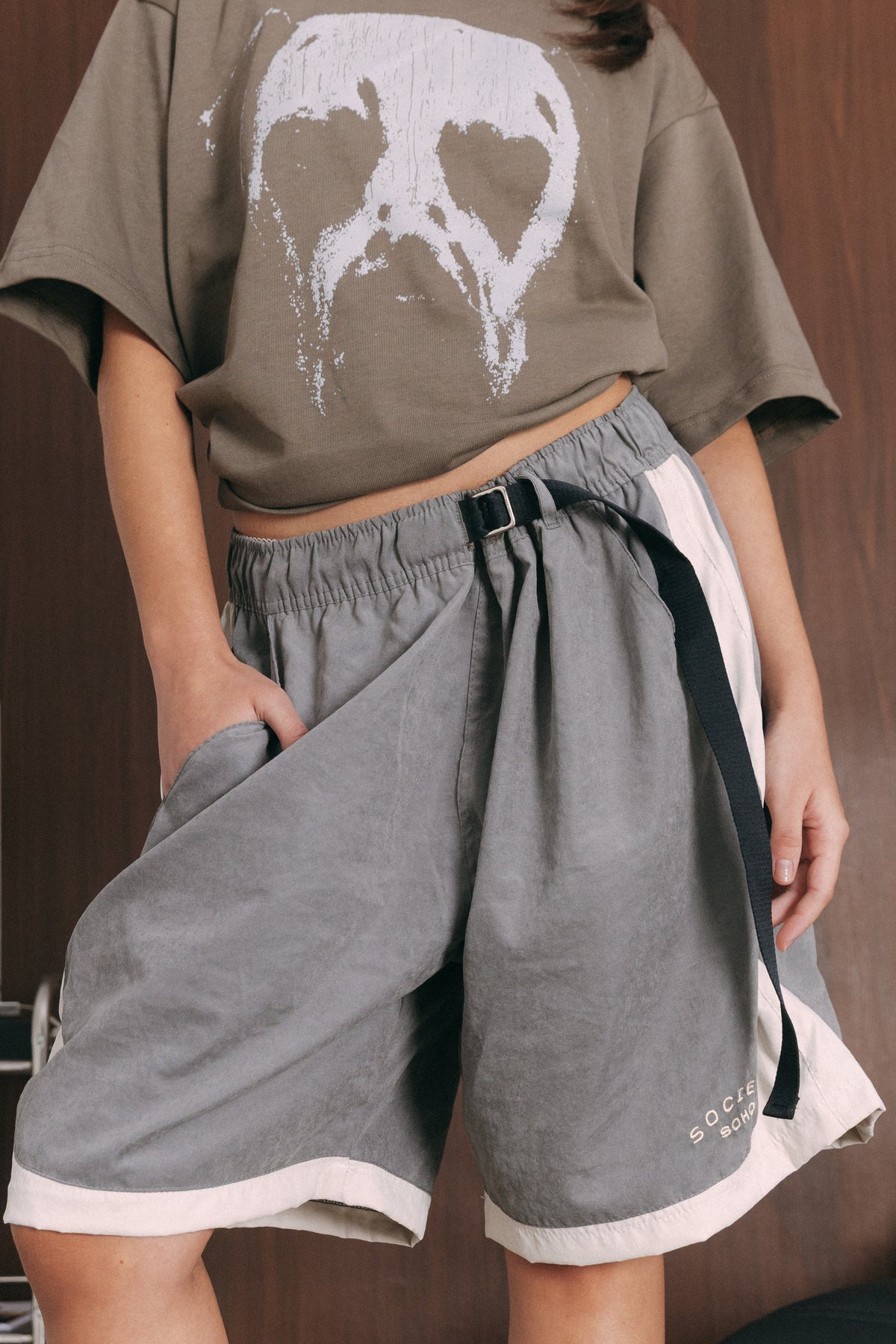 Short "SOCIETY" Cinza